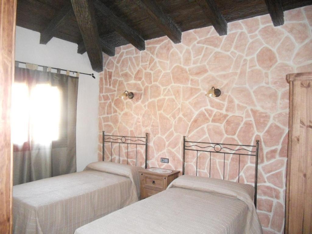 La Cueva Del Lince Guest House Zarza De Granadilla Ruang foto