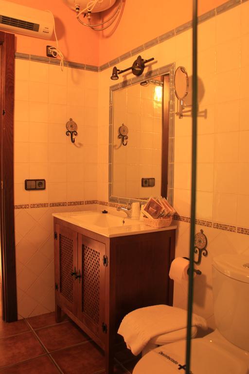 La Cueva Del Lince Guest House Zarza De Granadilla Ruang foto