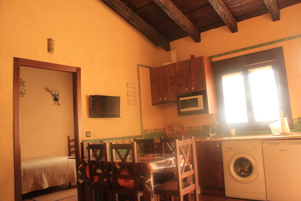 La Cueva Del Lince Guest House Zarza De Granadilla Ruang foto