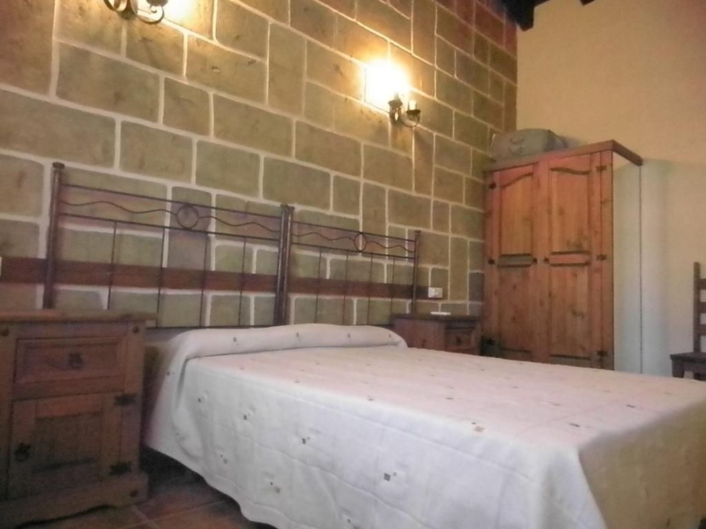 La Cueva Del Lince Guest House Zarza De Granadilla Bagian luar foto