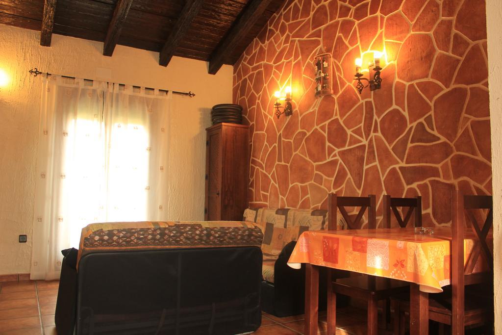 La Cueva Del Lince Guest House Zarza De Granadilla Bagian luar foto