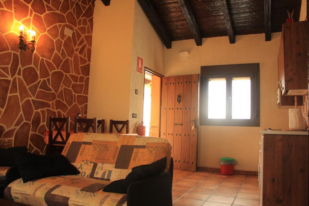 La Cueva Del Lince Guest House Zarza De Granadilla Bagian luar foto