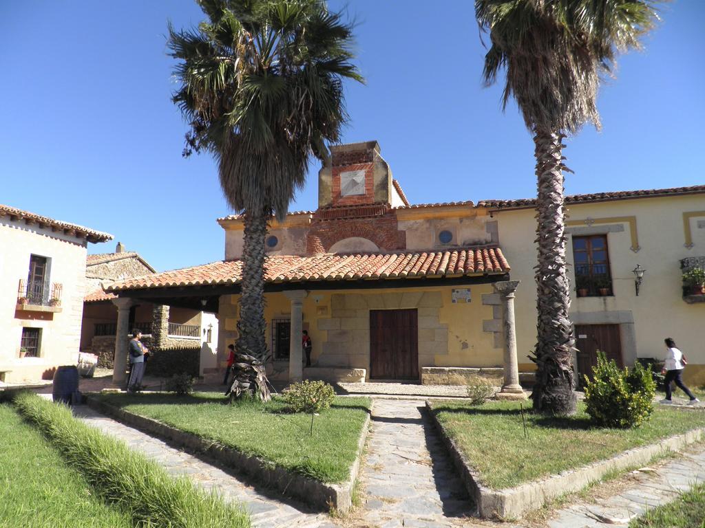 La Cueva Del Lince Guest House Zarza De Granadilla Bagian luar foto