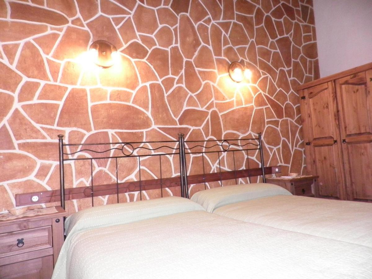 La Cueva Del Lince Guest House Zarza De Granadilla Bagian luar foto